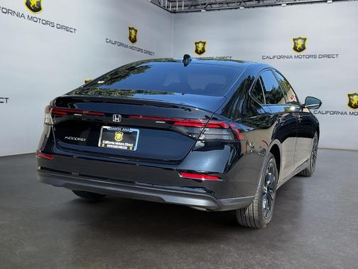 Crystal Black Pearl 2025 Honda Accord SE