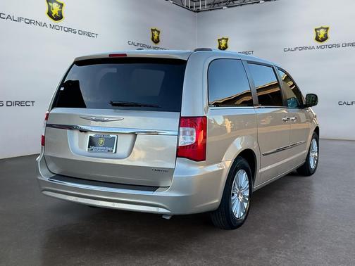 2016 Chrysler Town & Country Limited