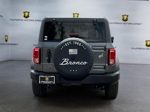 CARBONIZED GRAY METALLIC 2025 Ford Bronco Base
