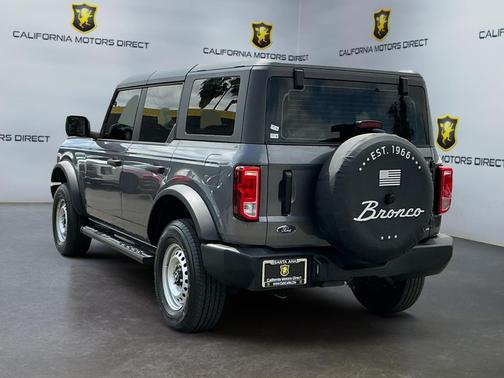 CARBONIZED GRAY METALLIC 2025 Ford Bronco Base
