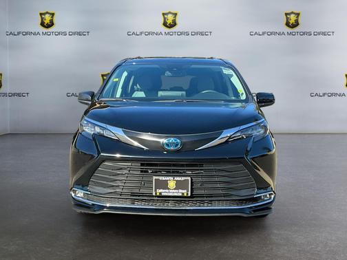 2024 Toyota Sienna XLE 8 Passenger
