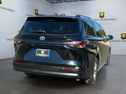 2024 Toyota Sienna XLE 8 Passenger