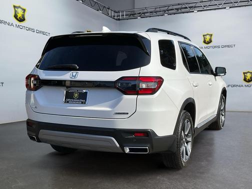 2025 Honda Pilot Touring 8-Passenger