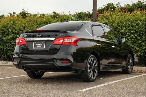 Super Black 2019 Nissan Sentra SR