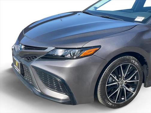 2024 Toyota Camry Hybrid SE