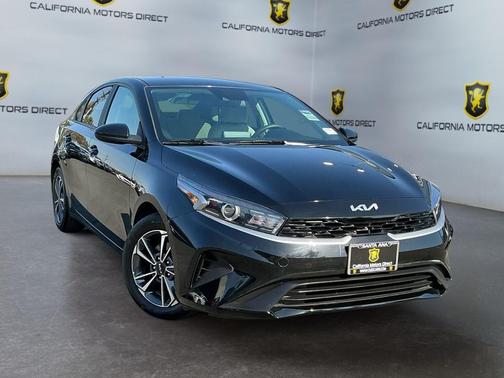 Aurora Black 2023 Kia Forte LXS