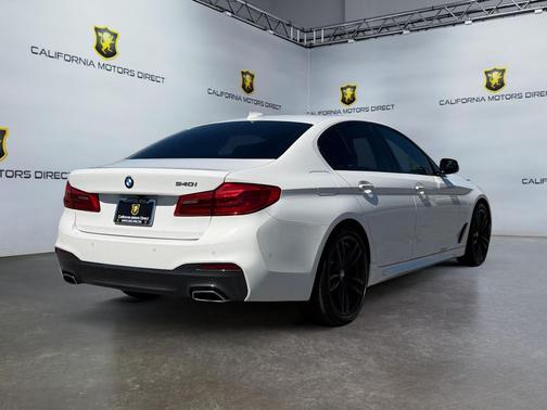 2018 BMW 540 540i