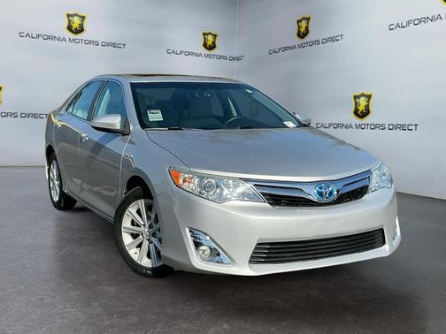 Classic Silver Metallic 2012 Toyota Camry Hybrid XLE