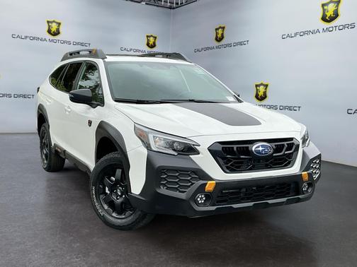 Crystal White Pearl 2025 Subaru Outback Wilderness