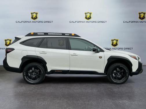 Crystal White Pearl 2025 Subaru Outback Wilderness