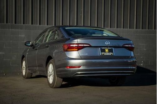 Photo 4 of 28 of 2019 Volkswagen Jetta 1.4T S