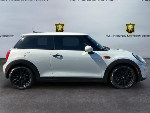 White Silver Metallic 2017 MINI Hardtop Cooper