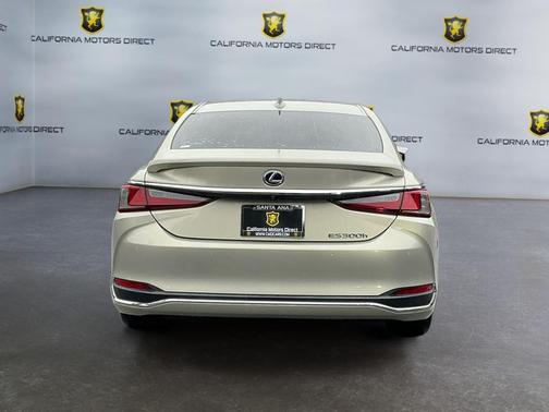 2020 Lexus ES 300h Base