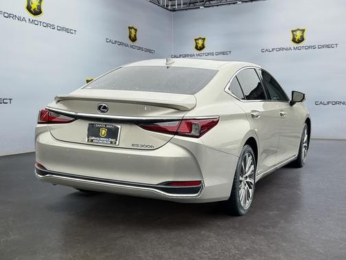 2020 Lexus ES 300h Base