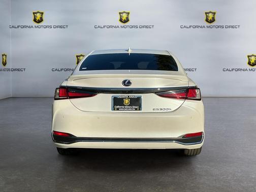 2021 Lexus ES 300h Base