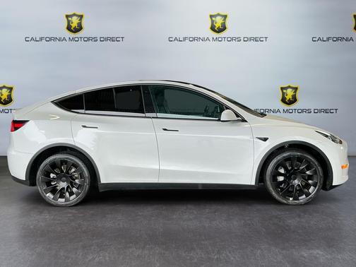 2022 Tesla Model Y Long Range Dual Motor All-Wheel Drive