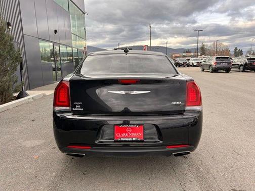 2019 Chrysler 300 S