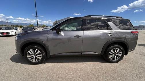 2024 Nissan Pathfinder SL