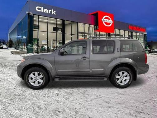 2008 Nissan Pathfinder SE