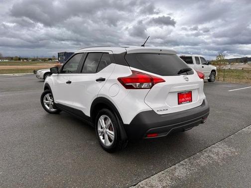 2019 Nissan Kicks S