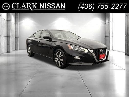 Black 2022 Nissan Altima 2.5 SV