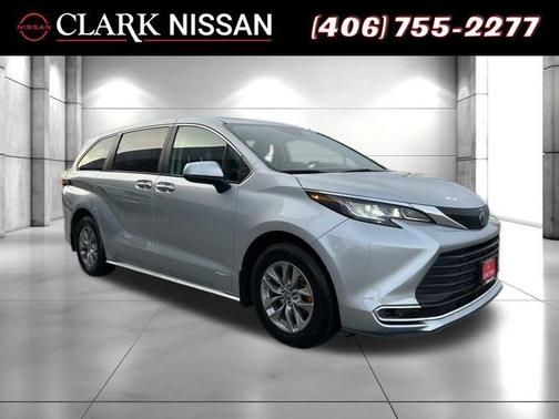 2021 Toyota Sienna XLE