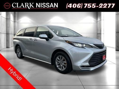 2021 Toyota Sienna XLE
