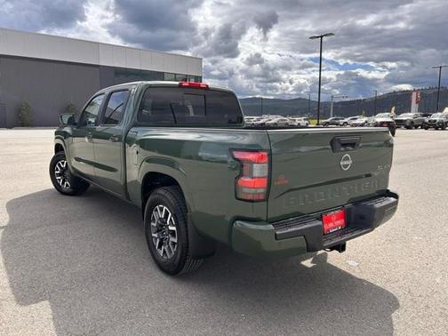 2025 Nissan Frontier SL
