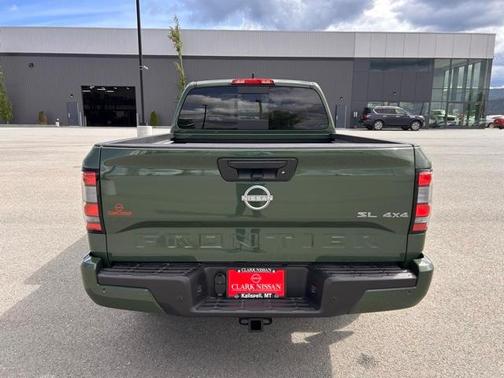 2025 Nissan Frontier SL