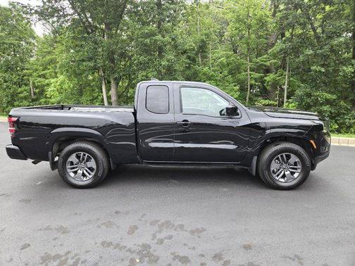 Super Black 2025 Nissan Frontier SV