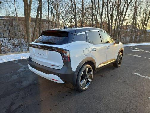 2026 Nissan Kicks SR