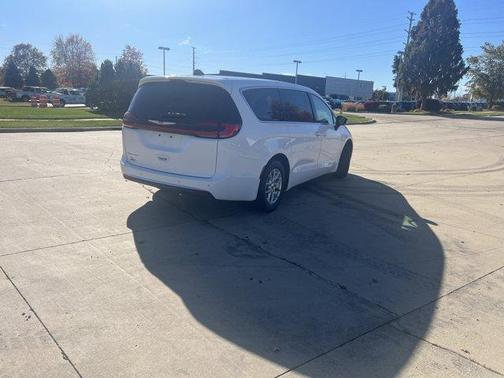 2024 Chrysler Pacifica Touring-L