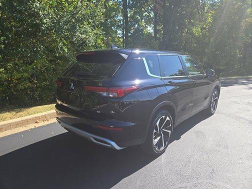 2022 Mitsubishi Outlander Black Edition