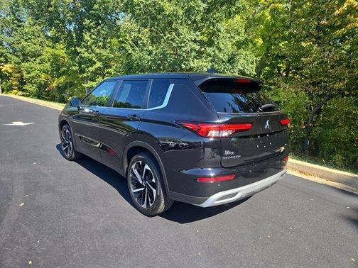 2022 Mitsubishi Outlander Black Edition