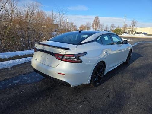 2021 Nissan Maxima SR