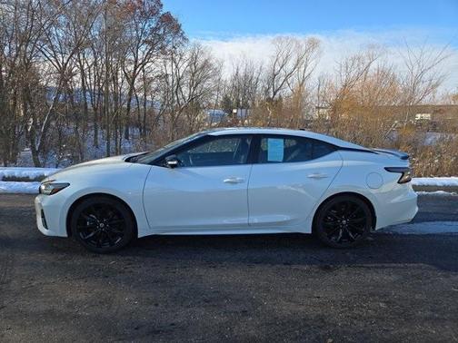2021 Nissan Maxima SR