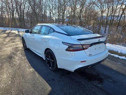 2021 Nissan Maxima SR