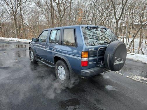 1991 Nissan Pathfinder SE-V6 4WD