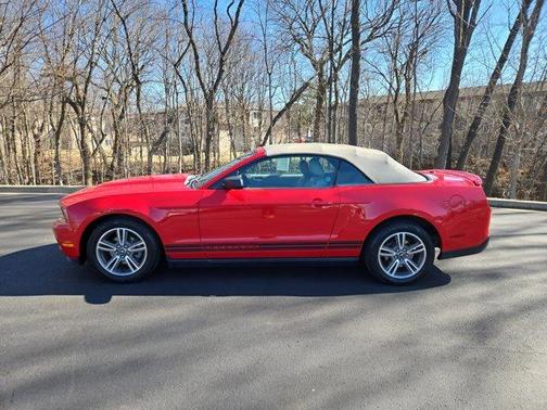 2010 Ford Mustang V6