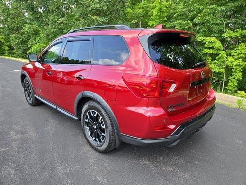 2019 Nissan Pathfinder SL