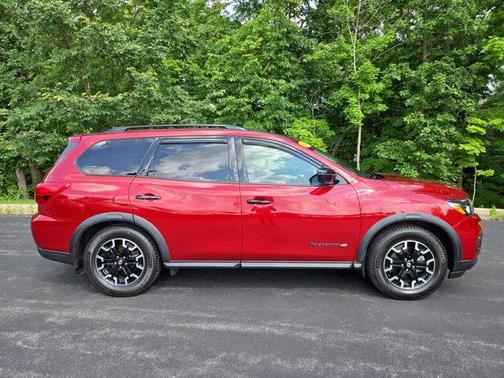 2019 Nissan Pathfinder SL