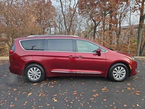 2019 Chrysler Pacifica Touring-L