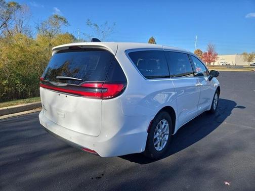 2024 Chrysler Pacifica Touring-L