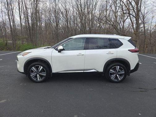 White 2023 Nissan Rogue SL