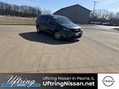 2023 Chrysler Pacifica Touring-L