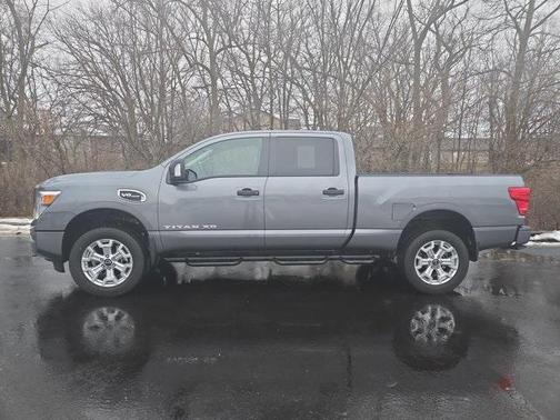 2024 Nissan Titan XD SV