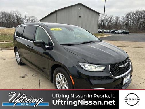 2023 Chrysler Pacifica Touring-L