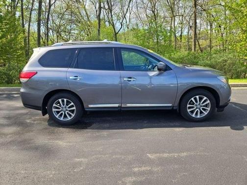 2016 Nissan Pathfinder SL