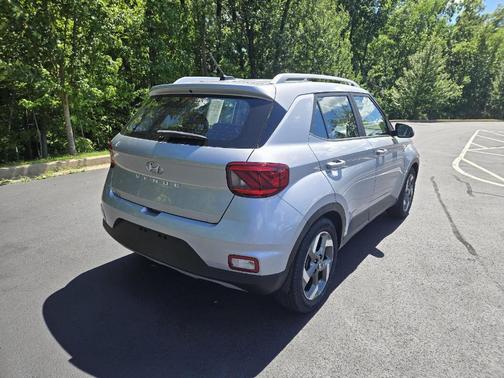 Stellar Silver 2023 Hyundai VENUE SEL