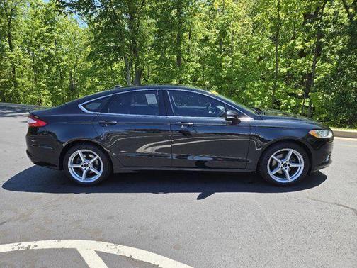 Tuxedo Black Metallic 2014 Ford Fusion SE